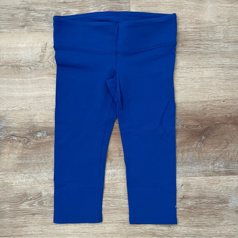 ALO Yoga Airbrush Capri- Small